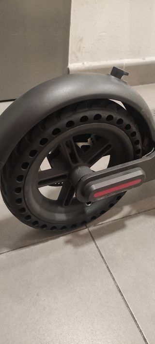 Patinete M365 con rueda trasera maciza