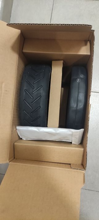 Patinete M365 con rueda trasera maciza