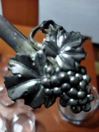 Cubitera más 6 vasos de whisky