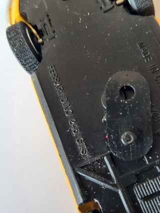 MINIATURA FERRARI DINO 246 GTS DE COLECCIÓN 1:43