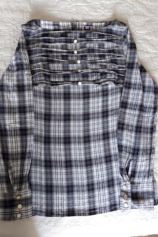 Blusa Adolfo Dominguez.