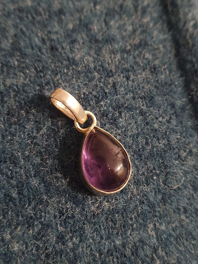 Colgante de plata con amatista.