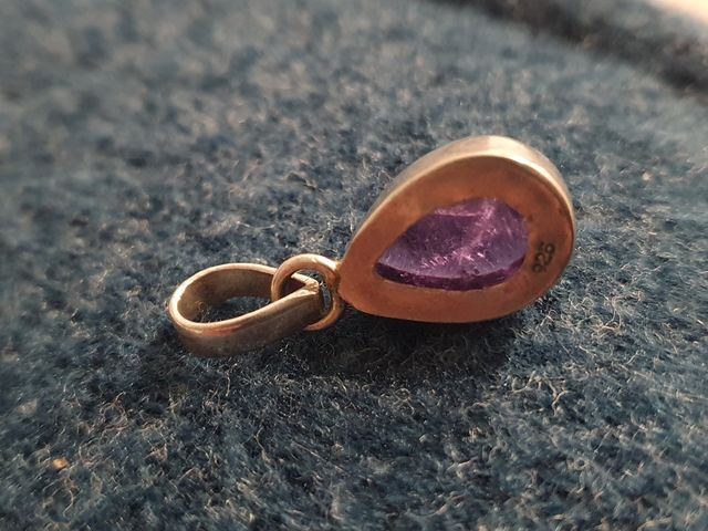 Colgante de plata con amatista.