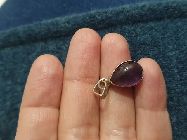 Colgante de plata con amatista.