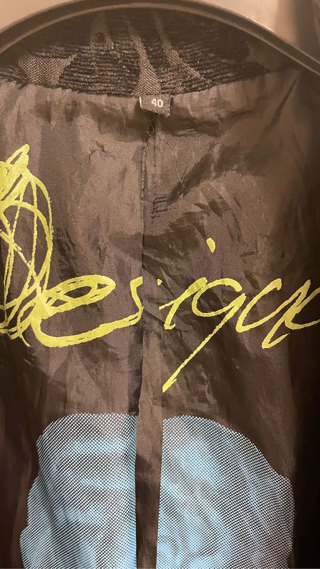Abrigo negro Desigual