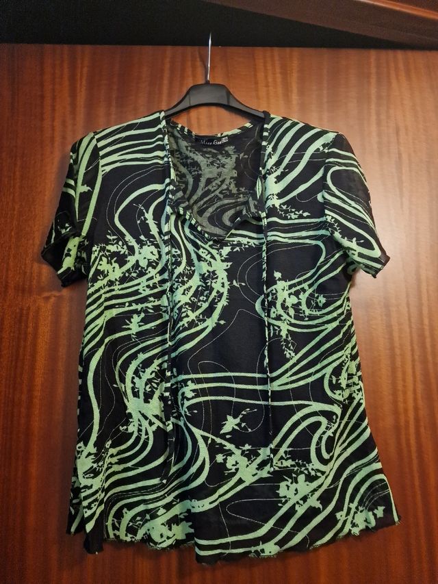 Maglietta Nera e Verde