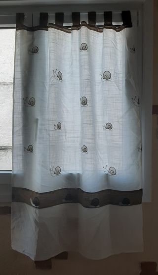 Visillo de tiras con cenefa y caracoles