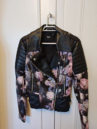 Espectacular cazadora chaqueta biker moto rosas ne