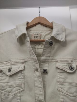 Chaqueta tejana color crudo