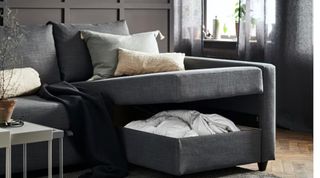 Sofá cama 3 plazas con almacenaje.