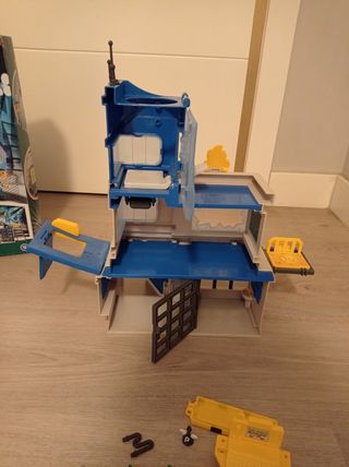 PinyPon trampas en la comisaria