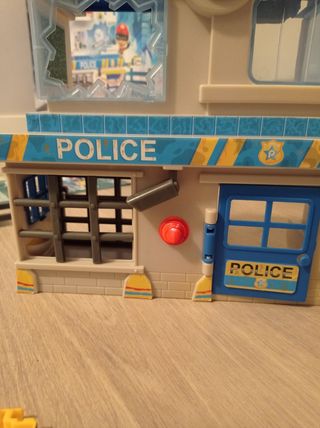 PinyPon trampas en la comisaria