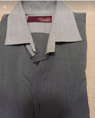 Camisa gris a rayas 