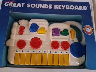 Piano bebé y sonido de animales y trenes