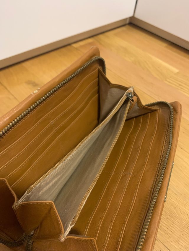 Cartera Adolfo Domínguez