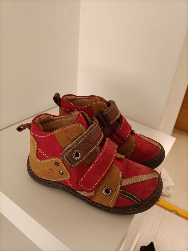 Bota niño piel núm 25