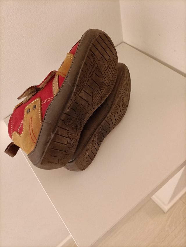 Bota niño piel núm 25