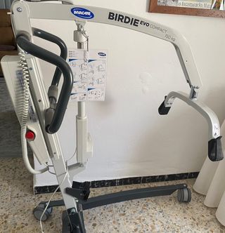 Grúa ancianos o enfermos Birdie Evo Compac