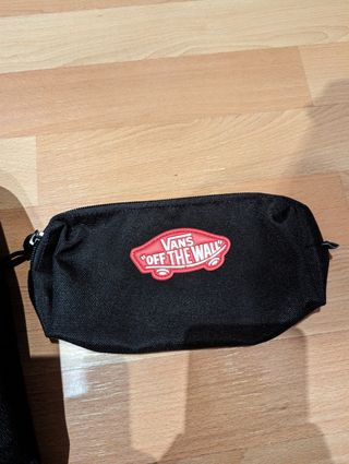 Mochila Vans + estuche Vans
