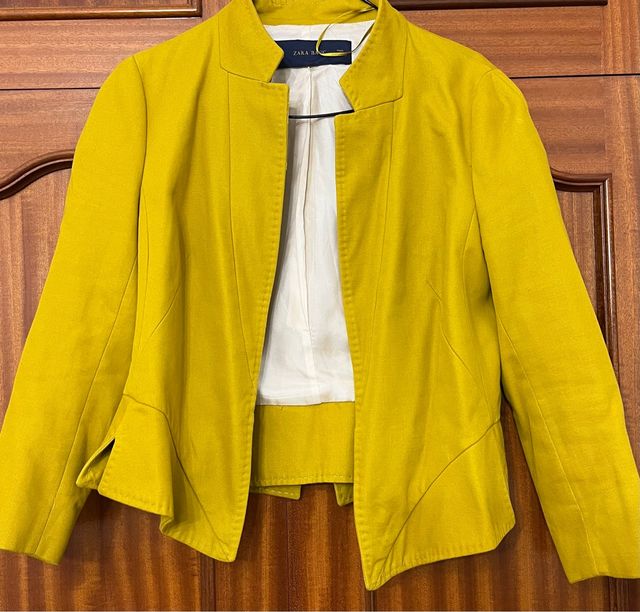 chaqueta zara talla l color mostaza