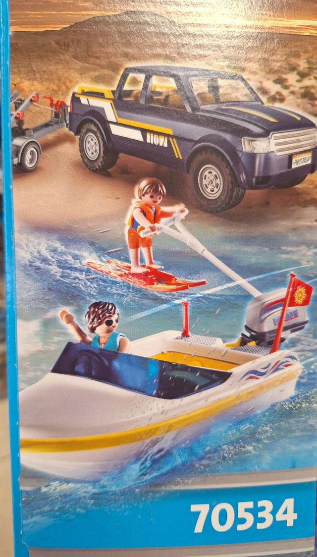 Pick up + lancha Playmobil nuevo, sin abrir.