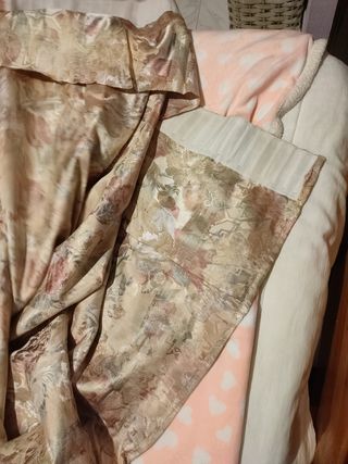 Cortinas doradas antiguas vintage