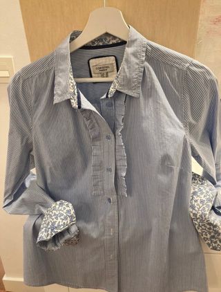 Conjunto camisa volantes y chaleco Zara
