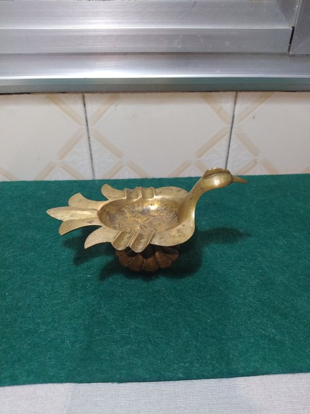 Antiguo Cenicero de Bronce