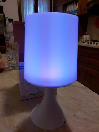 Lampada con luci led colorate