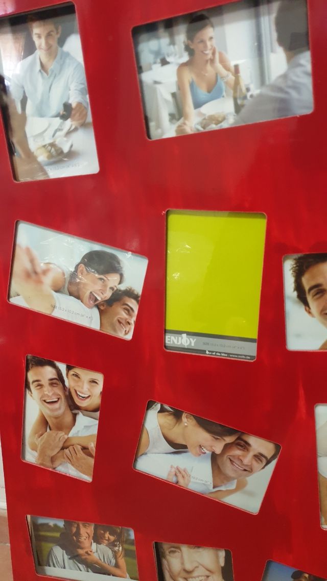 Cornice multipla rossa