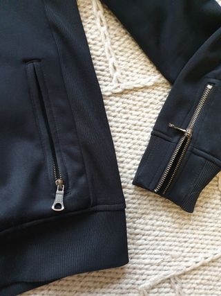 Chaqueta Zara detalle cremalleras