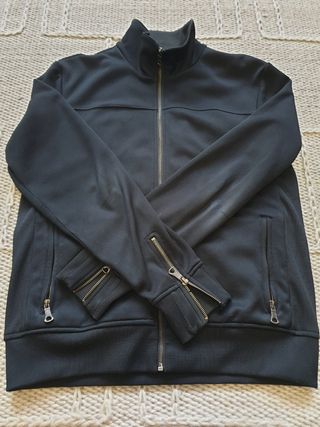 Chaqueta Zara detalle cremalleras