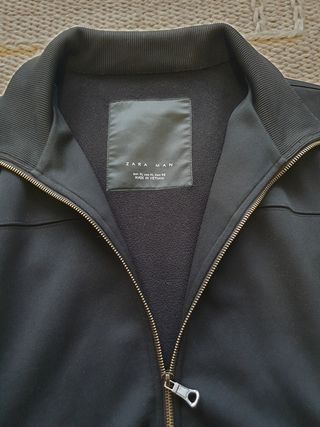 Chaqueta Zara detalle cremalleras