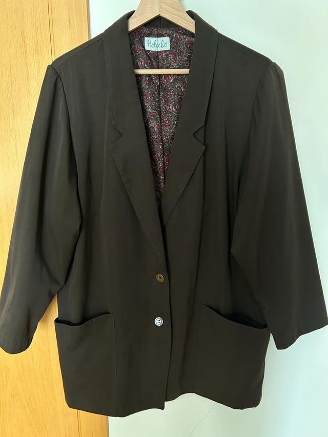 Chaqueta T.L larga y amplia de la firma Helecho