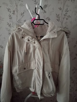 Cazadora Bershka beige