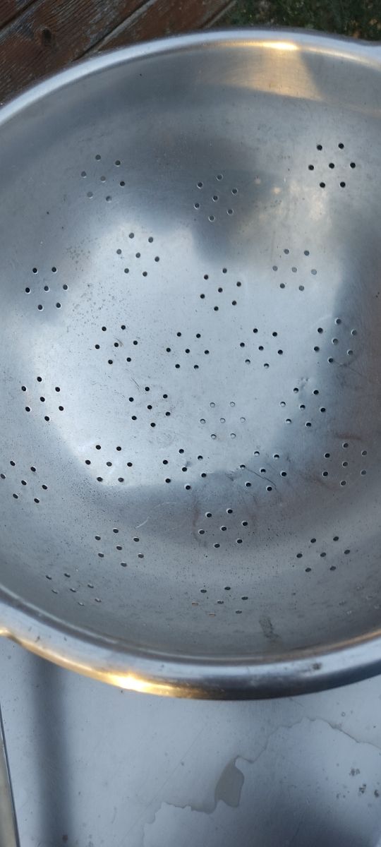 Teglia, colapasta e mestolo