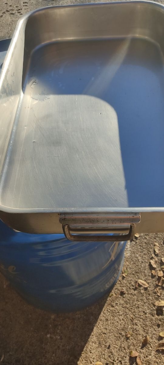 Teglia, colapasta e mestolo