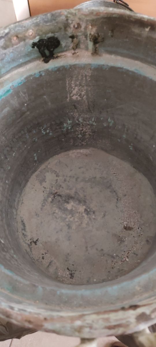 Due Caldaie in rame con coperchio