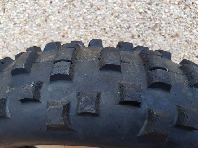 Neumatico de Enduro 140/80/18