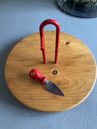 Tagliere porta formaggio in legno