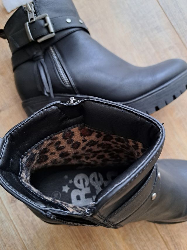 Botines negros de tacón