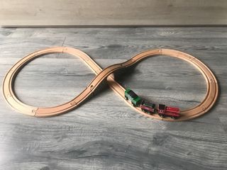 Tren de madera EXPRESS, con muchas piezas extra.