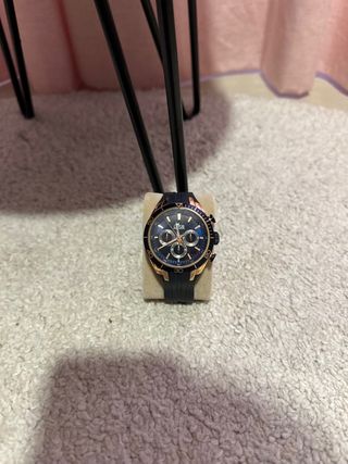 reloj lotus