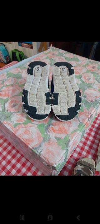 Scarpe Champion n:25 in ottimo stato.