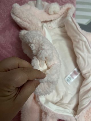 mono abrigo bebé rosa