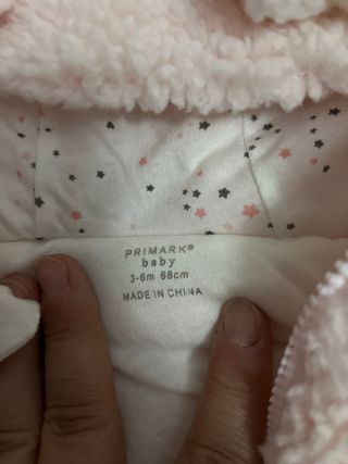 mono abrigo bebé rosa