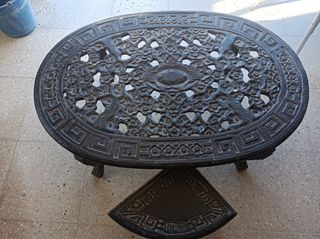 Conjunto de muebles tallados a mano