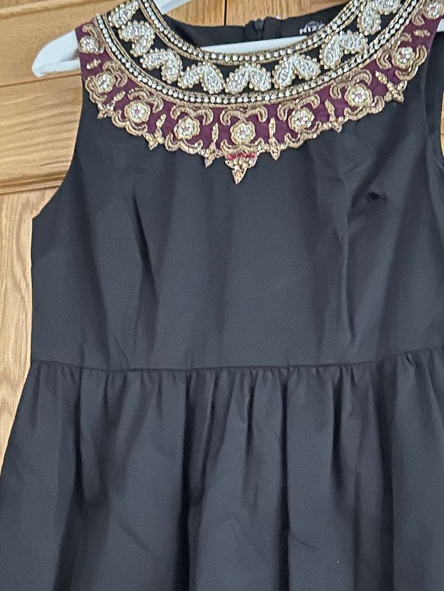 vestido niza pedreria