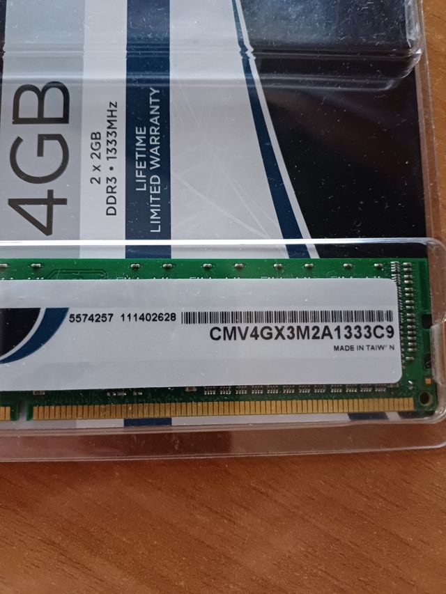 Memoria RAM 2GB Corsair DDR3