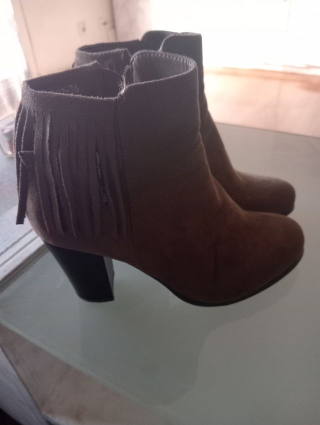 Botines ante flecos